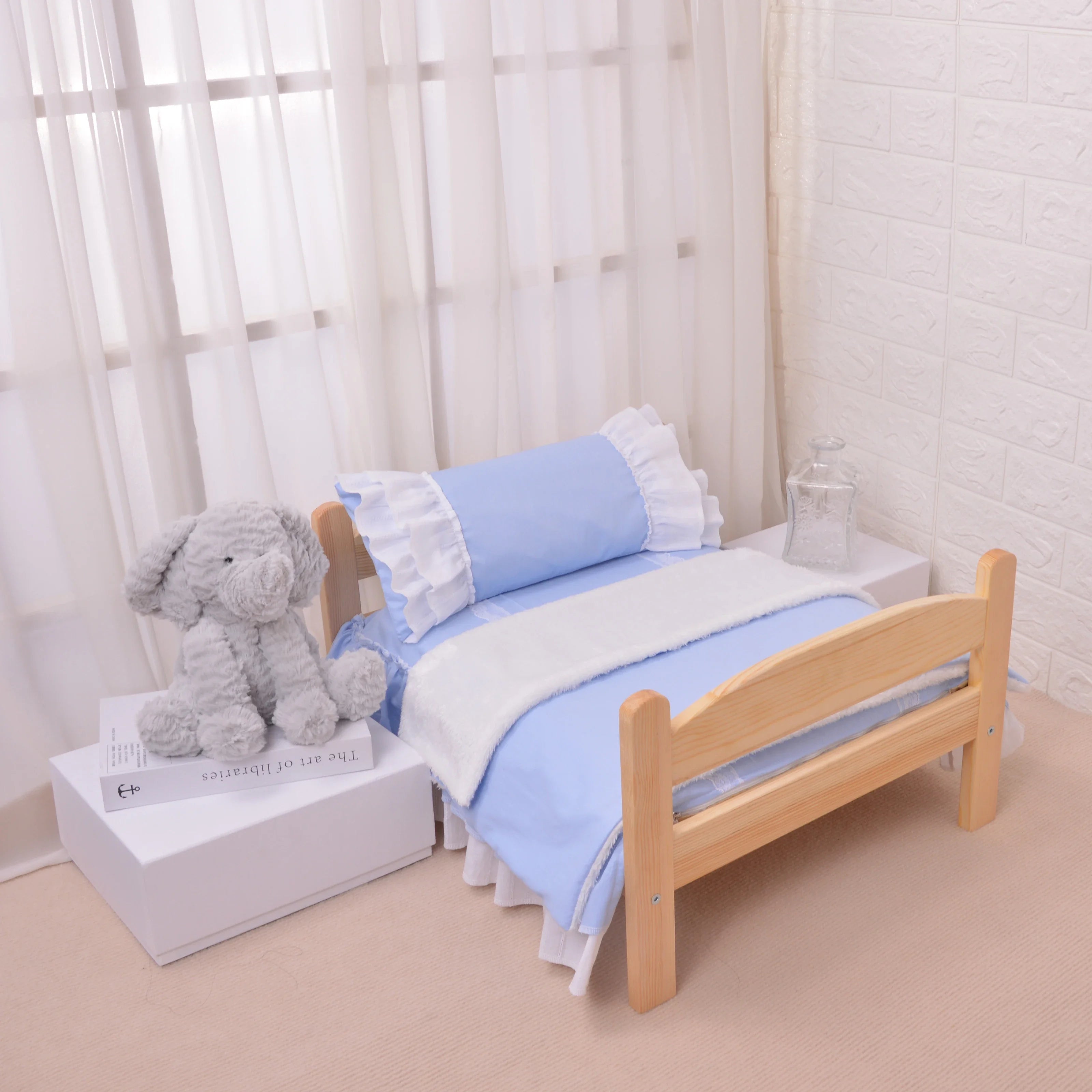 Cute Solid Wood Pet Bed Dog Comfortable Bed Free Full Set of Bedding Pet Supplies Removable and Washable Pet Bed